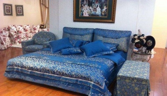 長春市皇家馬車家具有限公司主要對產品的購銷和研發，近年來公司為廣大客戶提供了高效，高質，放心省心，舒心的優質服務的產品保障。 公司為長春眾多家庭服務了沙發專業定制，軟床量尺定做、單雙人床、沙發床、上下床 等業務，得到了廣大顧客的信賴和認可。  質量管理：嚴格把控每一道制造工序，對原材料、布和海綿的供應商要求其提供環境保護標準證書。產品干燥速度及防蟲處理都經過嚴格測試。類似無紡布這樣的細節也符合嗅覺環保標準。公司承諾：我們的產品將帶給您舒適、健康的生活享受。  我們的優勢： 1、多年的歐式法式家具設計生產經驗  2、公司追求長期穩定的業務合作關系  3、公司位置良好，物流運輸便利  4、實體工廠直接供貨，減少貿易環節成本  5、產品顏色及尺寸可根據客戶需要更改  6、客戶遍布國內各大城市  7、產品出廠到運輸，全程提供質量保證  8、零售業務具有巨大的數量優勢